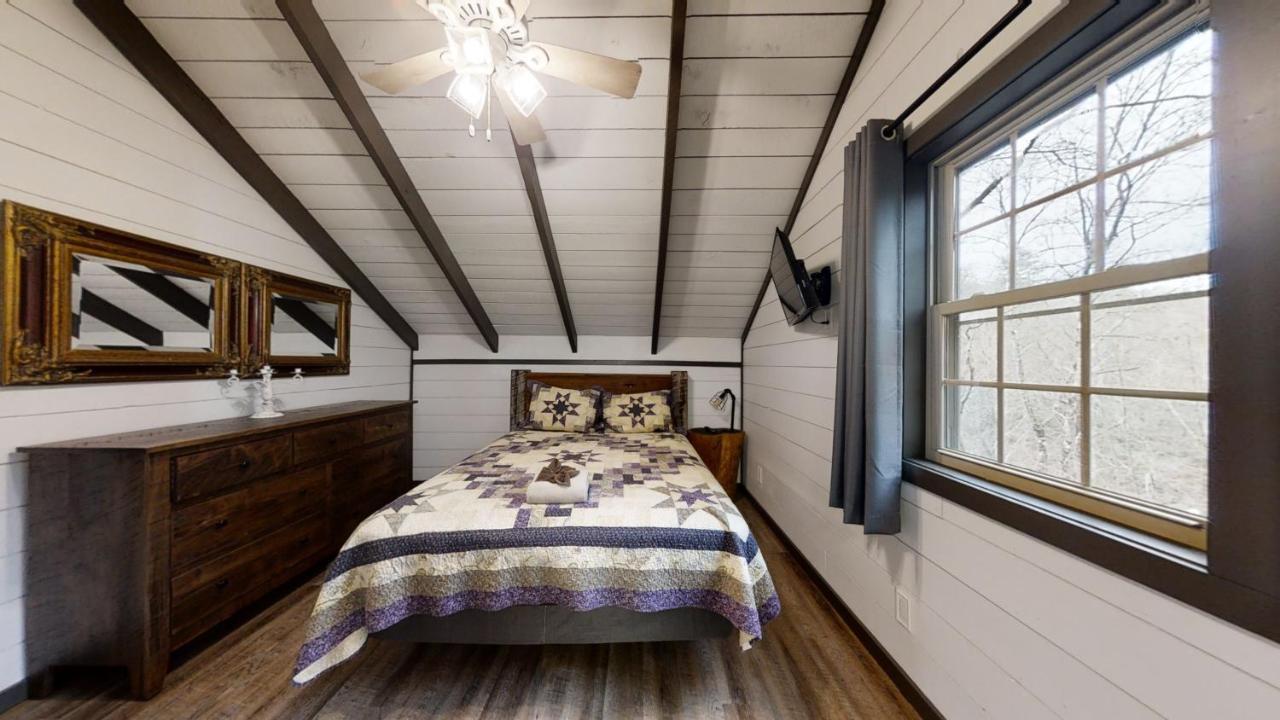 Bigfoots Hideaway Cabin Gatlinburg Exterior foto